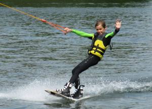 Uk op een wakeboard